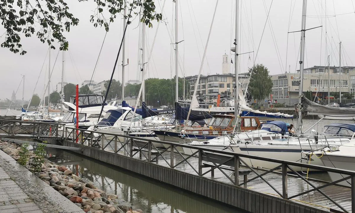 Åbo Gästhamn: {"base": "fi", "no": "Turku Citymarina", "se": "\u00c5bo Citymarina", "en": "Turku Citymarina", "da": "Turku Citymarina", "fr": "Turku Citymarina", "de": "Turku Citymarina", "es": "Turku Citymarina", "it": "Citt\u00e0marina di Turku", "pt": "Turku Citymarina", "nl": "Turku Citymarina", "pl": "Marina miejska w Turku", "uk": "\u041c\u0456\u0441\u044c\u043a\u0430 \u043c\u0430\u0440\u0438\u043d\u0430 \u0422\u0443\u0440\u0443\u043a\u0443", "ro": "Marina Ora\u0219ului Turku", "tr": "Turku \u015eehir Marinas\u0131", "el": "\u039c\u03b1\u03c1\u03af\u03bd\u03b1 \u03c4\u03b7\u03c2 \u03a0\u03cc\u03bb\u03b7\u03c2 \u03a4\u03bf\u03c5\u03c1\u03ba\u03bf\u03cd", "cs": "M\u011bsto-mari\u00e1nka Turku", "hu": "Turku Citymarina", "fi": "Turku Citymarina", "bg": "\u041c\u0430\u0440\u0438\u043d\u0430 \u0432 \u0433\u0440\u0430\u0434 \u0422\u0443\u0440\u043a\u0443", "sr": "\u0413\u0440\u0430\u0434\u0441\u043a\u0430 \u043c\u0430\u0440\u0438\u043d\u0430 \u0422\u0443\u0440\u043a\u0443", "et": "Turu Citymarina", "lv": "Turku pils\u0113tas jahtu osta", "lt": "Turku Citymarina"}