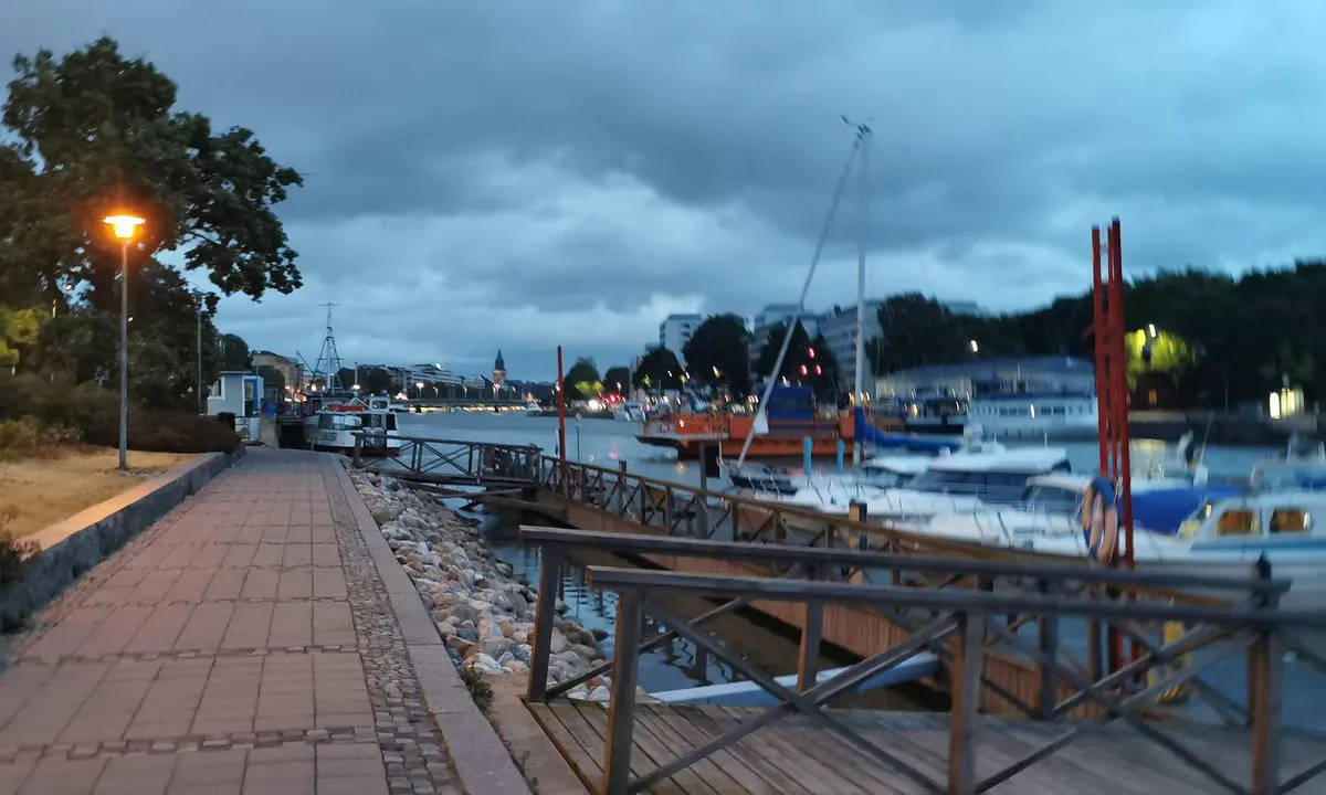 Åbo Gästhamn: {"base": "fi", "no": "Turku Citymarina", "se": "\u00c5bo Citymarina", "en": "Turku Citymarina", "da": "Turku Citymarina", "fr": "Marina Municipale de Turku", "de": "Turku Citymarina", "es": "Marina de la Ciudad de Turku", "it": "Marina di Turku", "pt": "Marina da Cidade de Turku", "nl": "Turku Citymarina", "pl": "Turku Citymarina", "uk": "\u0422\u0443\u0440\u043a\u0443 \u0421\u0456\u0442\u0456\u043c\u0430\u0440\u0456\u043d\u0430", "ro": "Marina Ora\u0219ului Turku", "tr": "Turku \u015eehir Marinas\u0131", "el": "\u0394\u03b7\u03bc\u03bf\u03c4\u03b9\u03ba\u03ae \u039c\u03b1\u03c1\u03af\u03bd\u03b1 \u03a4\u03bf\u03cd\u03c1\u03ba\u03bf\u03c5", "cs": "Turku Citymarina", "hu": "Turku Citymarina", "fi": "Turku Citymarina", "bg": "\u0413\u0440\u0430\u0434\u0441\u043a\u0430 \u041c\u0430\u0440\u0438\u043d\u0430 \u0422\u0443\u0440\u043a\u0443", "sr": "\u0413\u0440\u0430\u0434\u0441\u043a\u0430 \u043c\u0430\u0440\u0438\u043d\u0430 \u0422\u0443\u0440\u043a\u0443", "et": "Turu Citymarina", "lv": "Turku pils\u0113tas osta", "lt": "Turku miesto marina"}