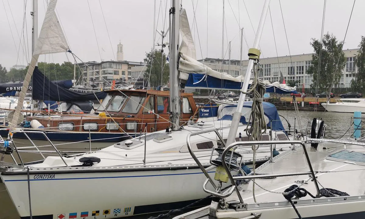 Åbo Gästhamn: {"base": "fi", "no": "Turku Citymarina", "se": "\u00c5bo Citymarina", "en": "Turku Citymarina", "da": "Turku Citymarina", "fr": "Marina de la Ville de Turku", "de": "Turku Citymarina", "es": "Turku Citymarina", "it": "Marina della citt\u00e0 di Turku", "pt": "Turku Citymarina", "nl": "Turku Citymarina", "pl": "Marina Miejska w Turku", "uk": "\u0422\u0443\u0440\u043a\u0443 \u0421\u0456\u0442\u0456\u043c\u0430\u0440\u0456\u043d\u0430", "ro": "Marina Ora\u0219ului Turku", "tr": "Turku \u015eehir Marinas\u0131", "el": "\u03a0\u03cc\u03bb\u03b7 \u039c\u03b1\u03c1\u03af\u03bd\u03b1 \u03a4\u03bf\u03cd\u03c1\u03ba\u03bf\u03c5", "cs": "Turku Citymarina", "hu": "Turku Citymarina", "fi": "Turku Citymarina", "bg": "\u0422\u0443\u0440\u043a\u0443 \u0413\u0440\u0430\u0434\u0441\u043a\u0430 \u043c\u0430\u0440\u0438\u043d\u0430", "sr": "Gradska Marina Turku", "et": "Turu Citymarina", "lv": "Turku Citymarina", "lt": "Turku Citymarina"}