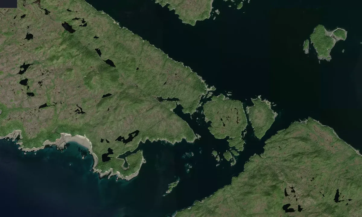 Flyfoto av Absalom Bay