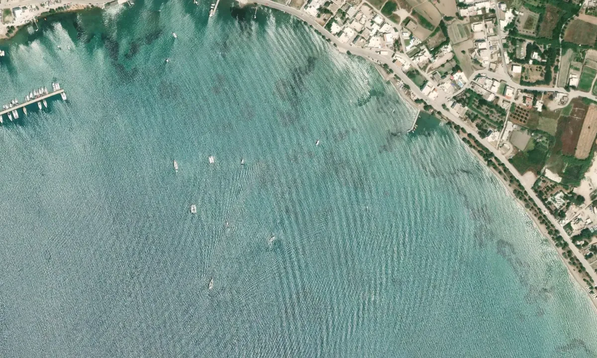 Flyfoto av Adamas Harbor 1