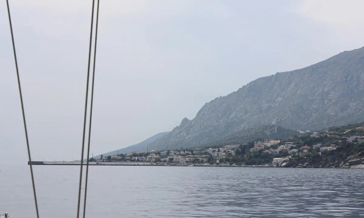 Agios Kirikos Marina: {"base": "no", "no": "Men historien om \u00f8ya Ikara er verdt \u00e5 lese.", "se": "Men historien om \u00f6n Ikara \u00e4r v\u00e4rd att l\u00e4sa.", "en": "But the history of Ikara Island is worth reading.", "da": "Men historien om \u00f8en Ikara er v\u00e6rd at l\u00e6se."}