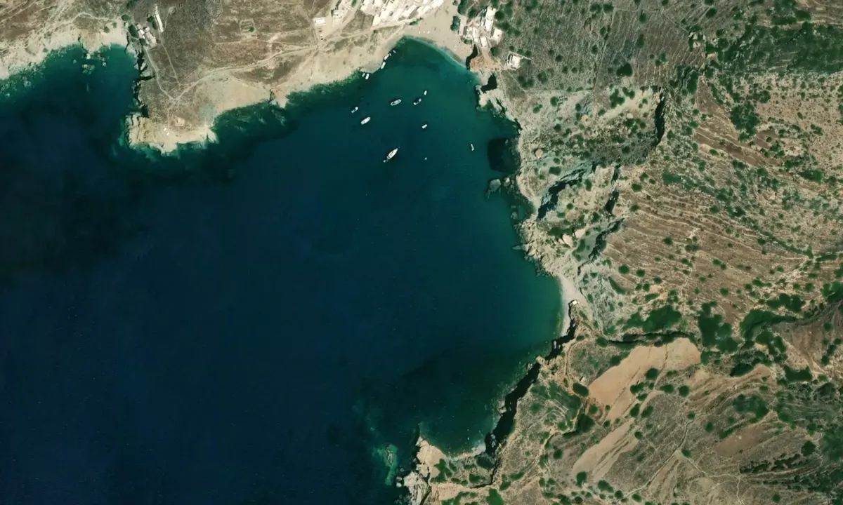 Flyfoto av Agkali Bay