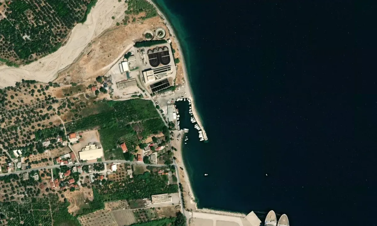 Flyfoto av Aiyion marina