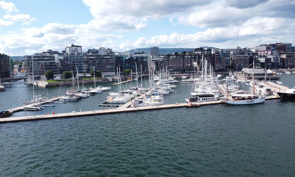 {"base": "no", "no": "Aker Brygge Marina Oslo", "se": "Aker Brygge Marina Oslo", "en": "Aker Brygge Marina Oslo", "da": "Aker Brygge Marina Oslo"}