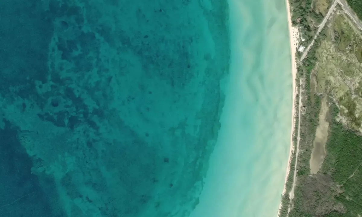Flyfoto av Alabaster Bay