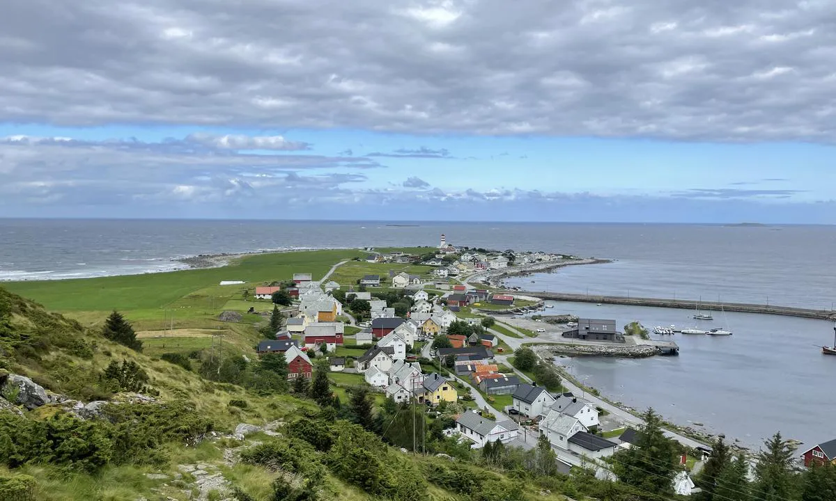 {"base": "no", "no": "Oversiktsbilde over Alnes", "se": "\u00d6versiktsbild \u00f6ver Alnes", "en": "Overview image of Alnes", "da": "Oversigtsbillede over Alnes"}