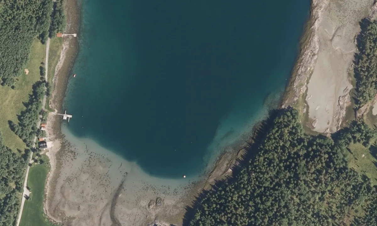 Flyfoto av Ålvika