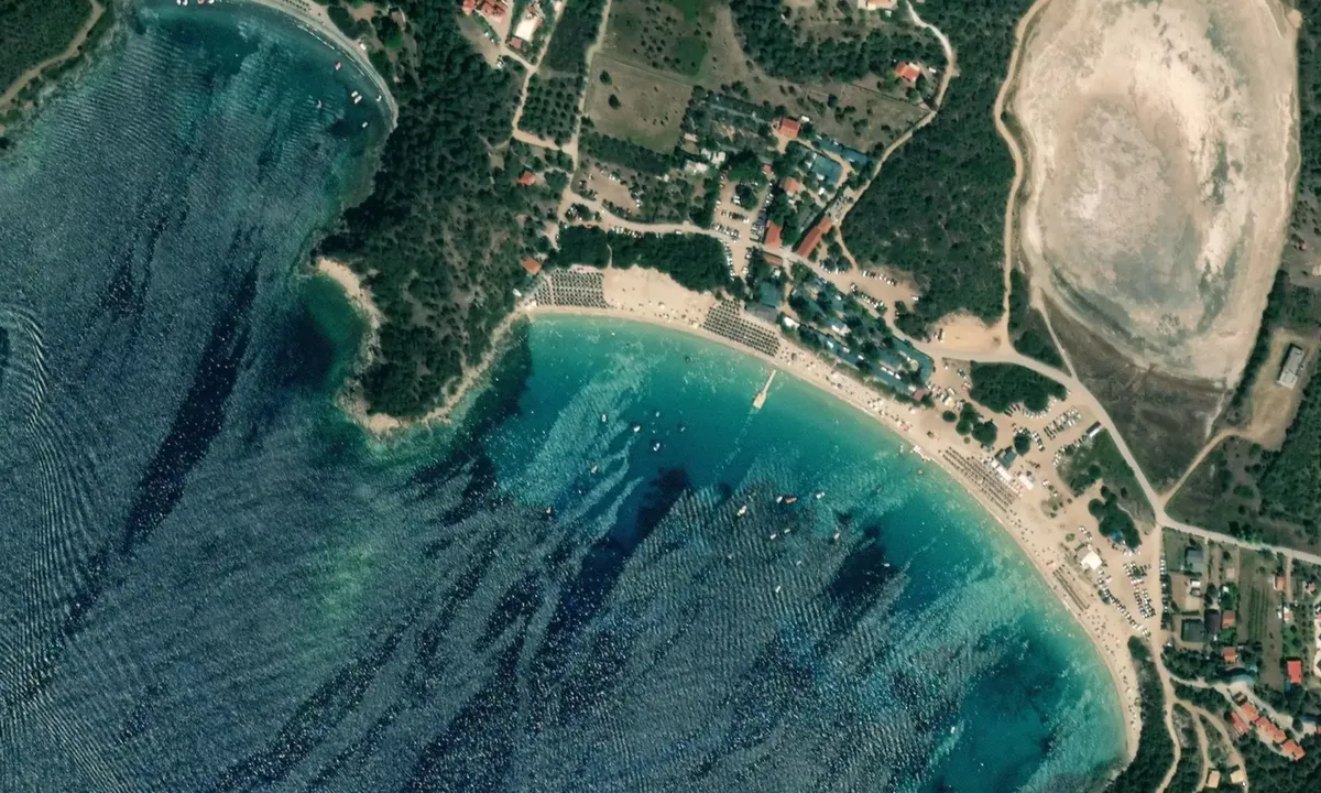 Flyfoto av Alykes Beach