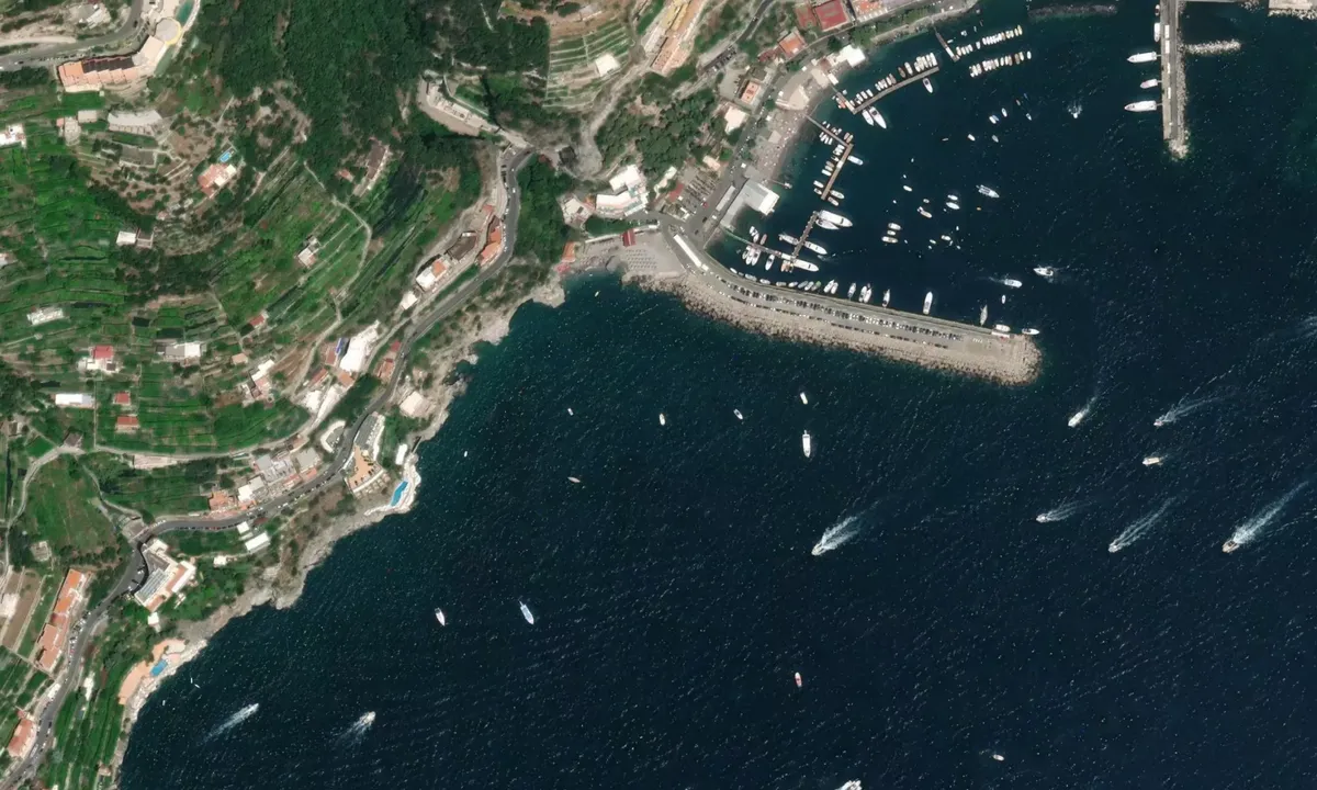Flyfoto av Amalfi