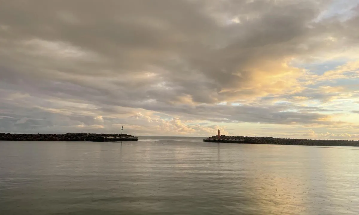 Anholt Havn: {"base": "no", "no": "Innseiling", "se": "Insegling", "en": "Approach", "da": "Indsejling"}