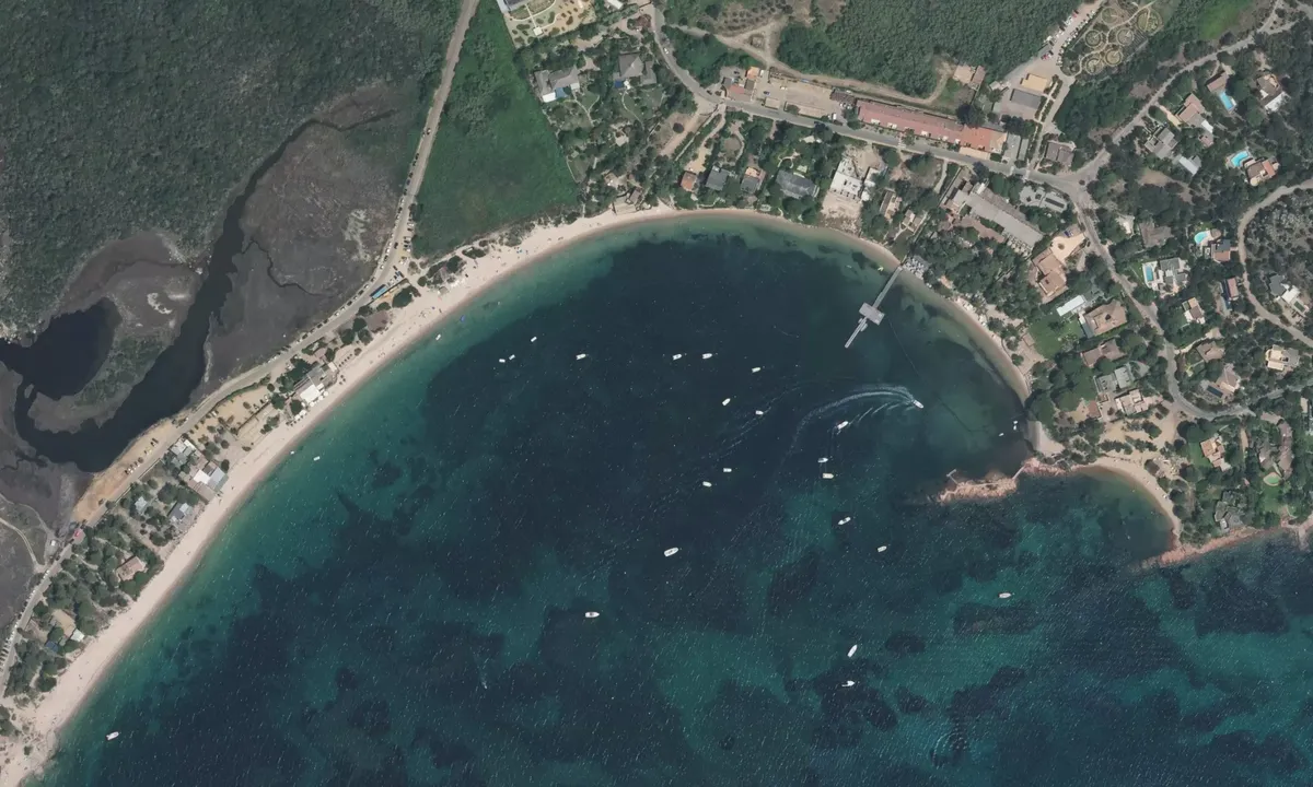 Flyfoto av Anse Tramulimacchia