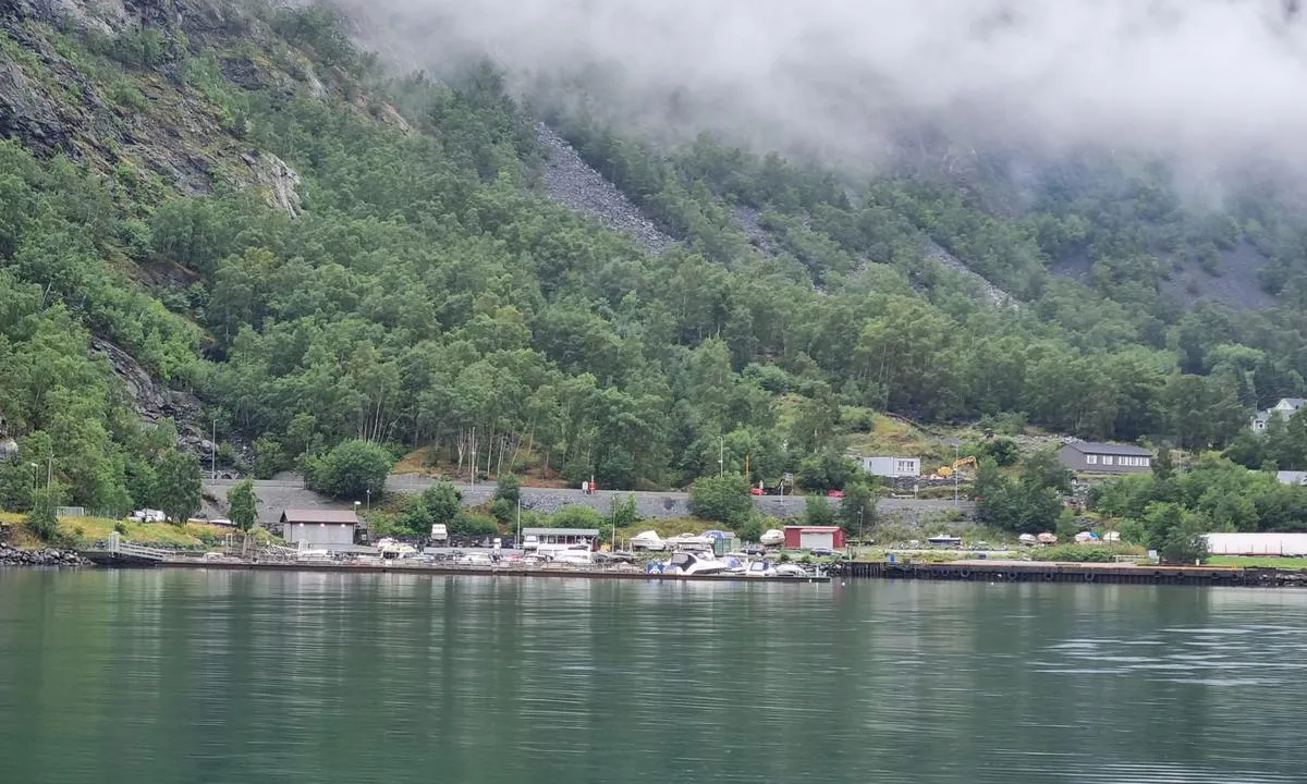 Årdalstangen, Årdal Båtforening  - Sognefjorden: Årdal Båtforening sett fra sjøen