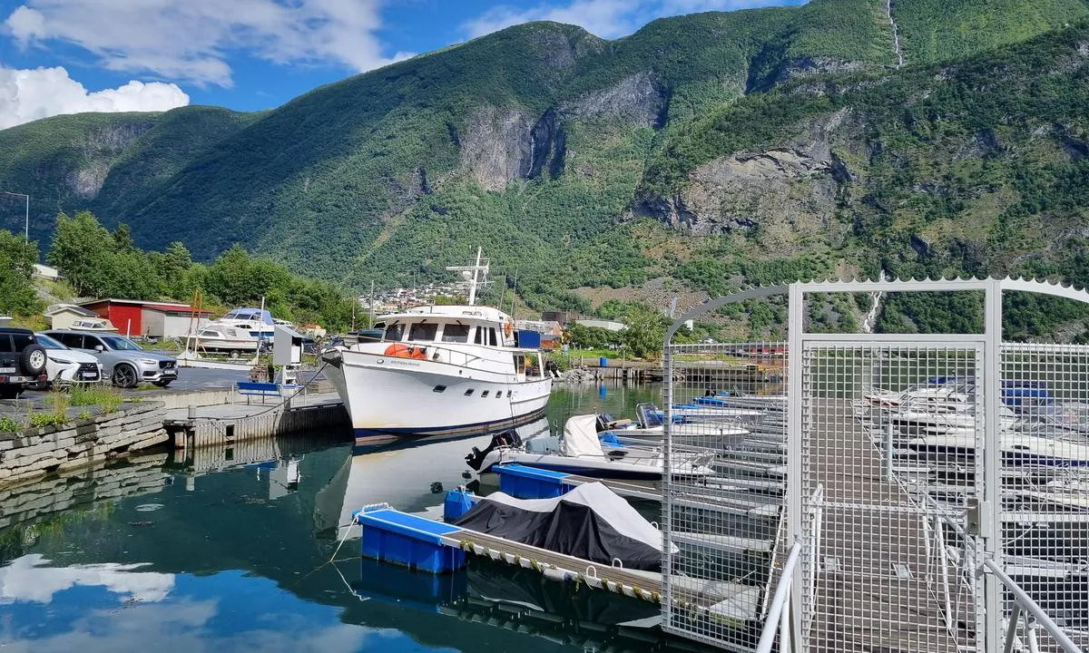 Årdalstangen, Årdal Båtforening  - Sognefjorden: Godt beskyttet innerst