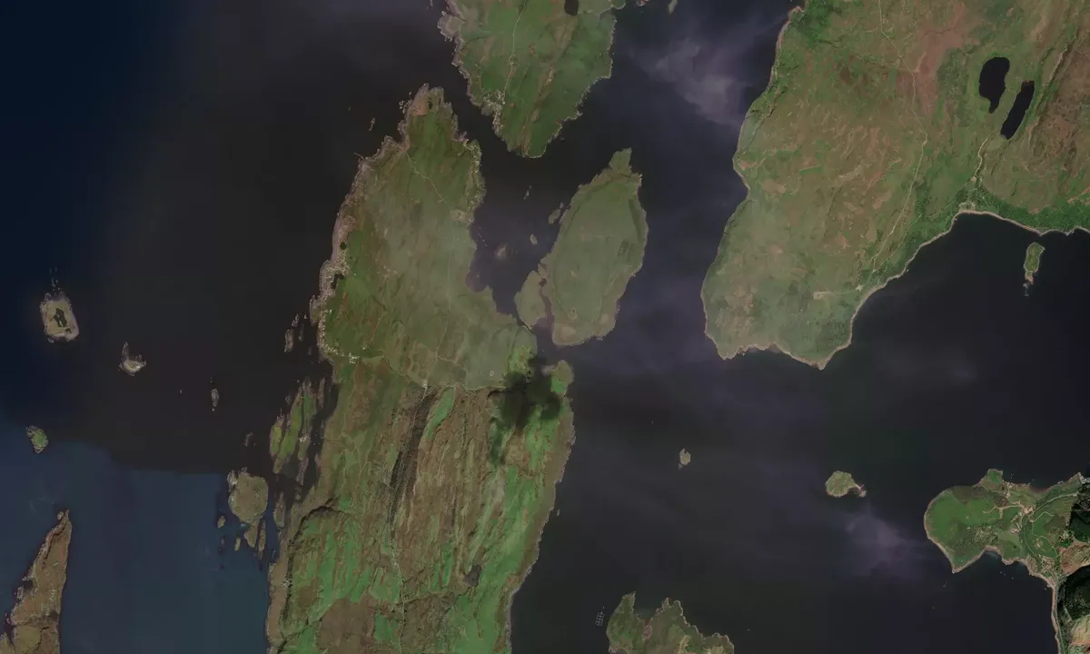 Flyfoto av Ardinamir Bay