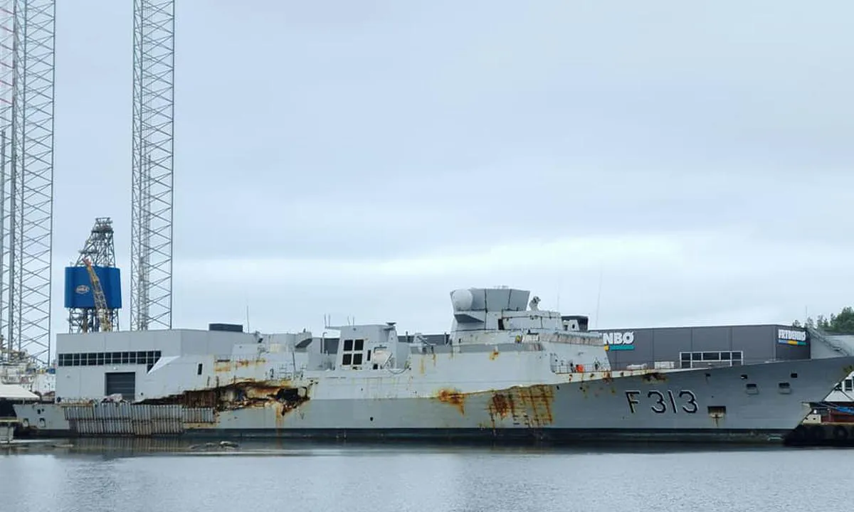 Askøy Seilforening: {"base": "no", "no": "Fregatten KNM Helge Ingstad ble hugget opp p\u00e5 Han\u00f8ytangen rett ved Ask\u00f8y Seilforening.", "se": "Fregatten HMS Helge Ingstad h\u00f6ggs upp p\u00e5 Han\u00f8ytangen n\u00e4ra Ask\u00f8y Segelf\u00f6rening.", "en": "The frigate KNM Helge Ingstad was dismantled at Han\u00f8ytangen right next to Ask\u00f8y Sailing Association.", "da": "Fregatten KNM Helge Ingstad blev hugget op p\u00e5 Han\u00f8ytangen lige ved Ask\u00f8y Sejlforening."}