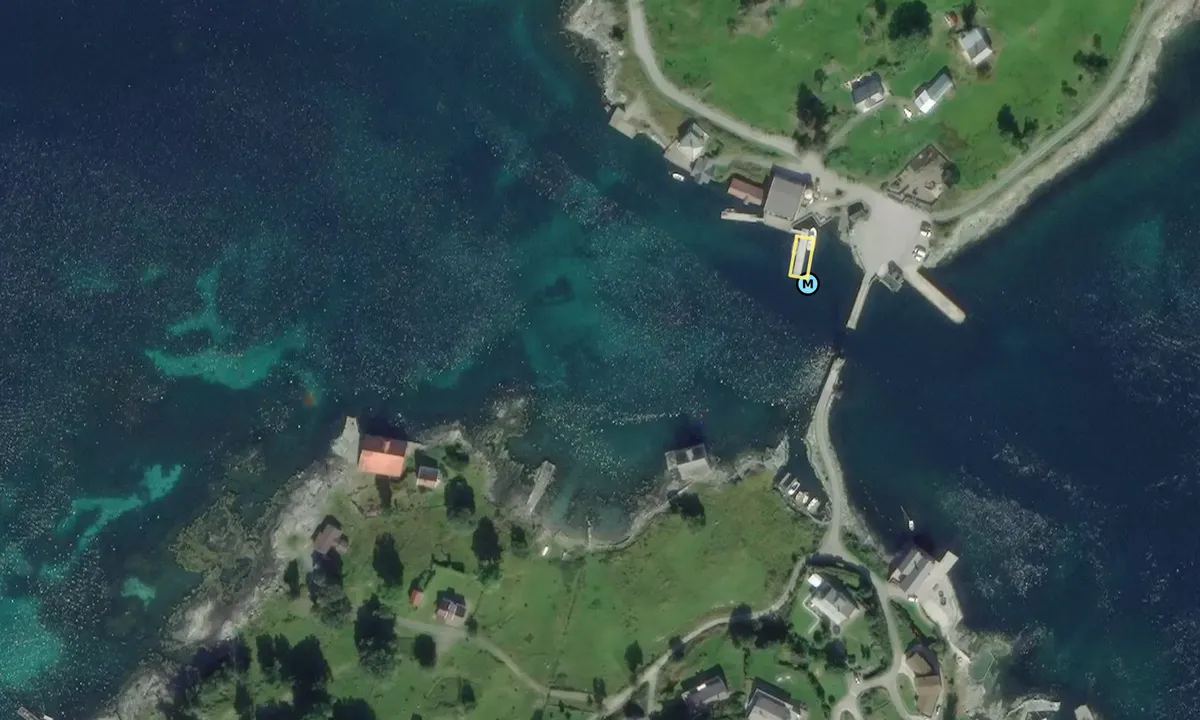 Flyfoto av Askrova Gjestehavn