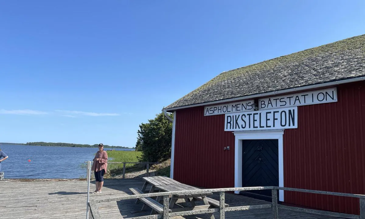 Aspholmen - Varmland: {"base": "se", "no": "Trivelig liten havn, en ekte perle i Lur\u00f6 skj\u00e6rg\u00e5rd.", "se": "Trevlig liten hamn, en riktigt p\u00e4rla i Lur\u00f6 sk\u00e4rg\u00e5rd.", "en": "Nice little harbor, a real gem in the Lur\u00f6 archipelago.", "da": "Hyggelig lille havn, en rigtig perle i Lur\u00f6 sk\u00e6rg\u00e5rd."}