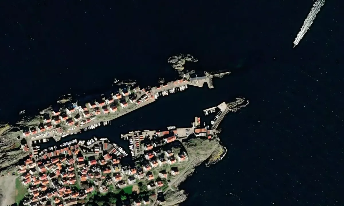Flyfoto av Åstol Gästhamn