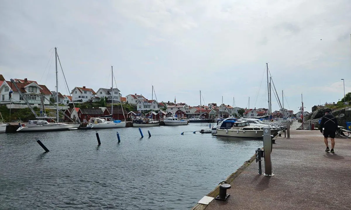 Åstol Gästhamn: {"base": "no", "no": "Indre havn", "se": "Inre hamn", "en": "Inner harbor", "da": "Indre havn"}