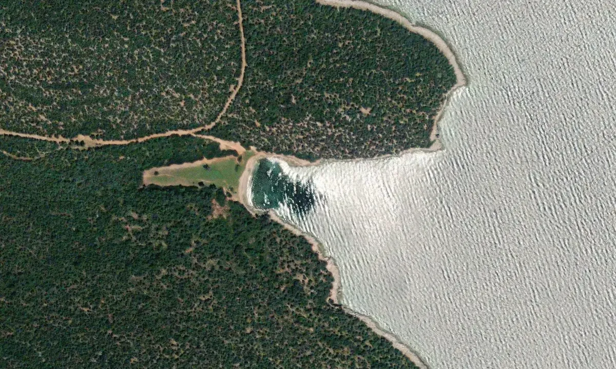 Flyfoto av Atalantonisi Nord-Est