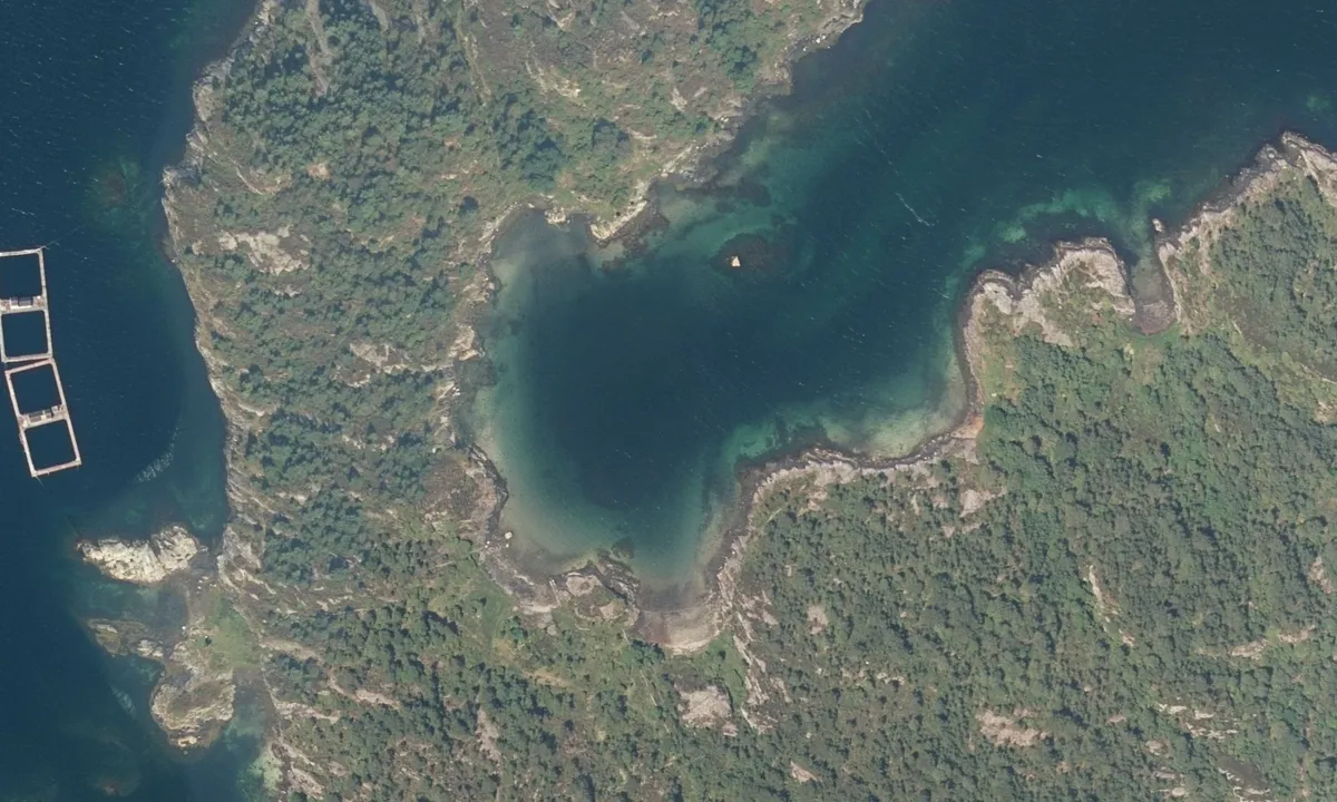 Flyfoto av Austnes