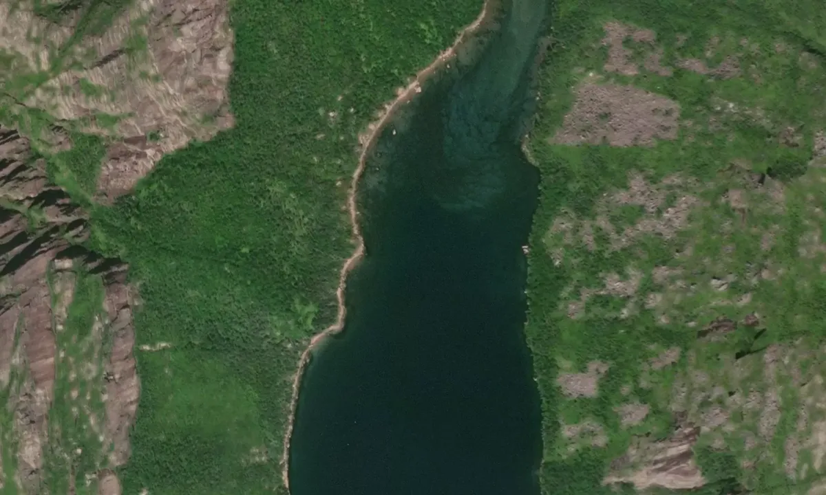 Flyfoto av Aviron Bay