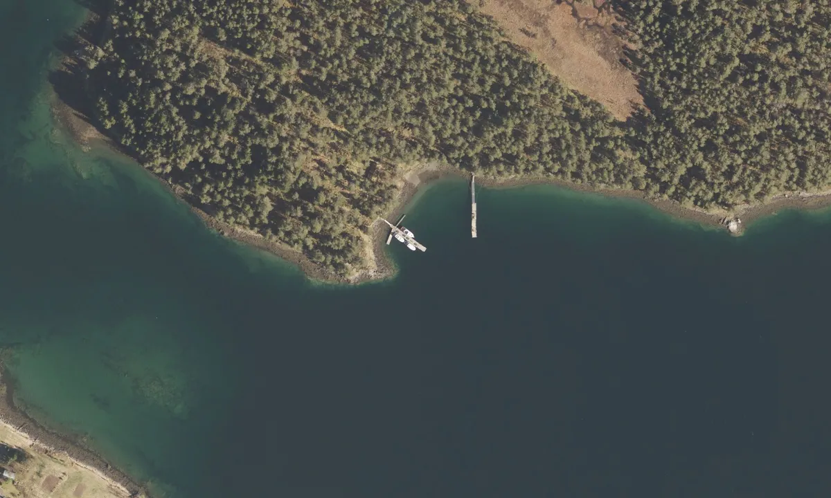 Flyfoto av Baarsetøya