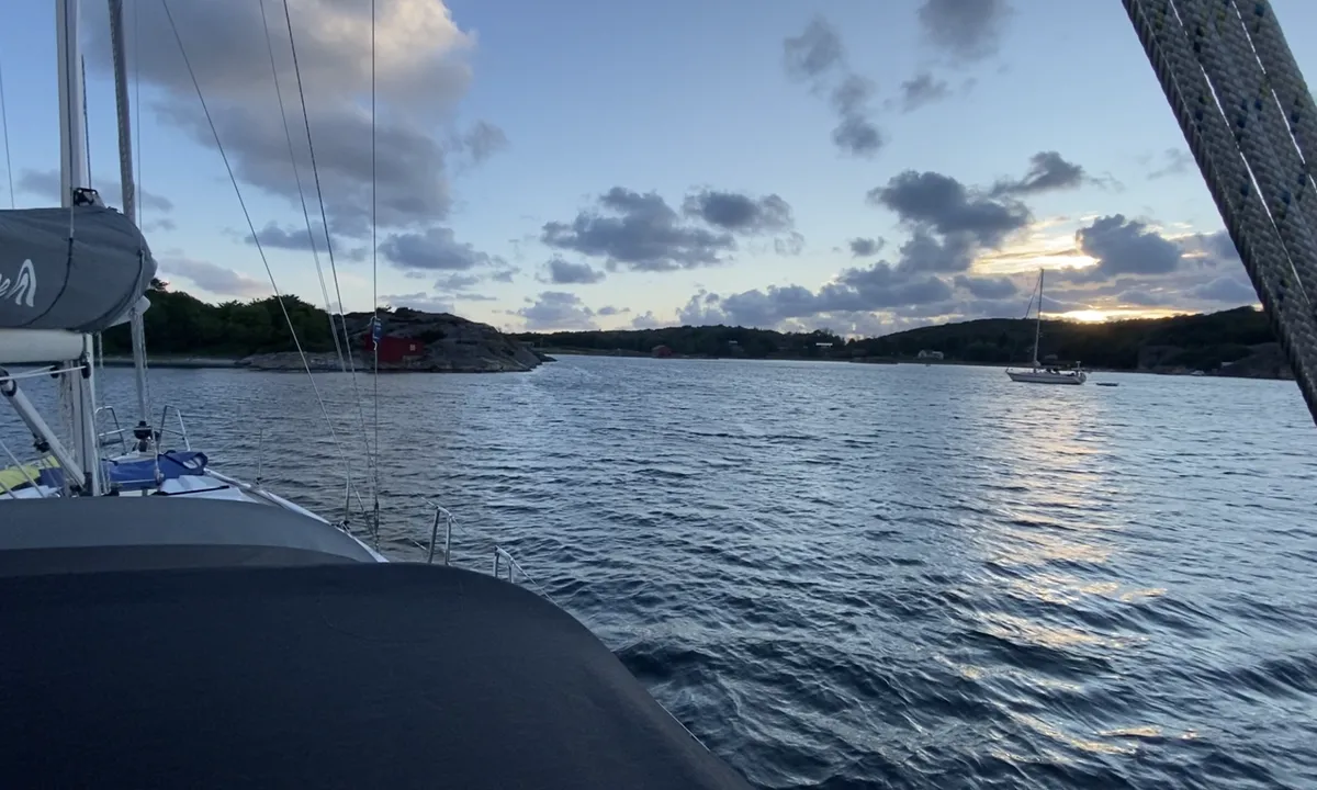 Bächevik - SXK Västkust bouy: {"base": "en", "no": "Fra en av SXK-b\u00f8yene", "se": "Fr\u00e5n en av SXK-bojarna", "en": "From one of the SXK bouys", "da": "Fra en af SXK b\u00f8jerne"}