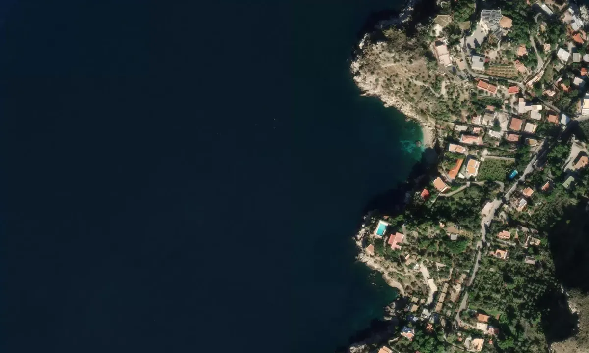 Flyfoto av Baia dei Francesi