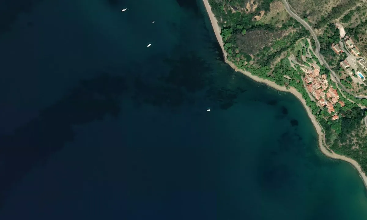 Flyfoto av Baia dei Pini