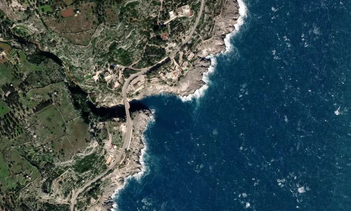 Flyfoto av Baia del Ciolo