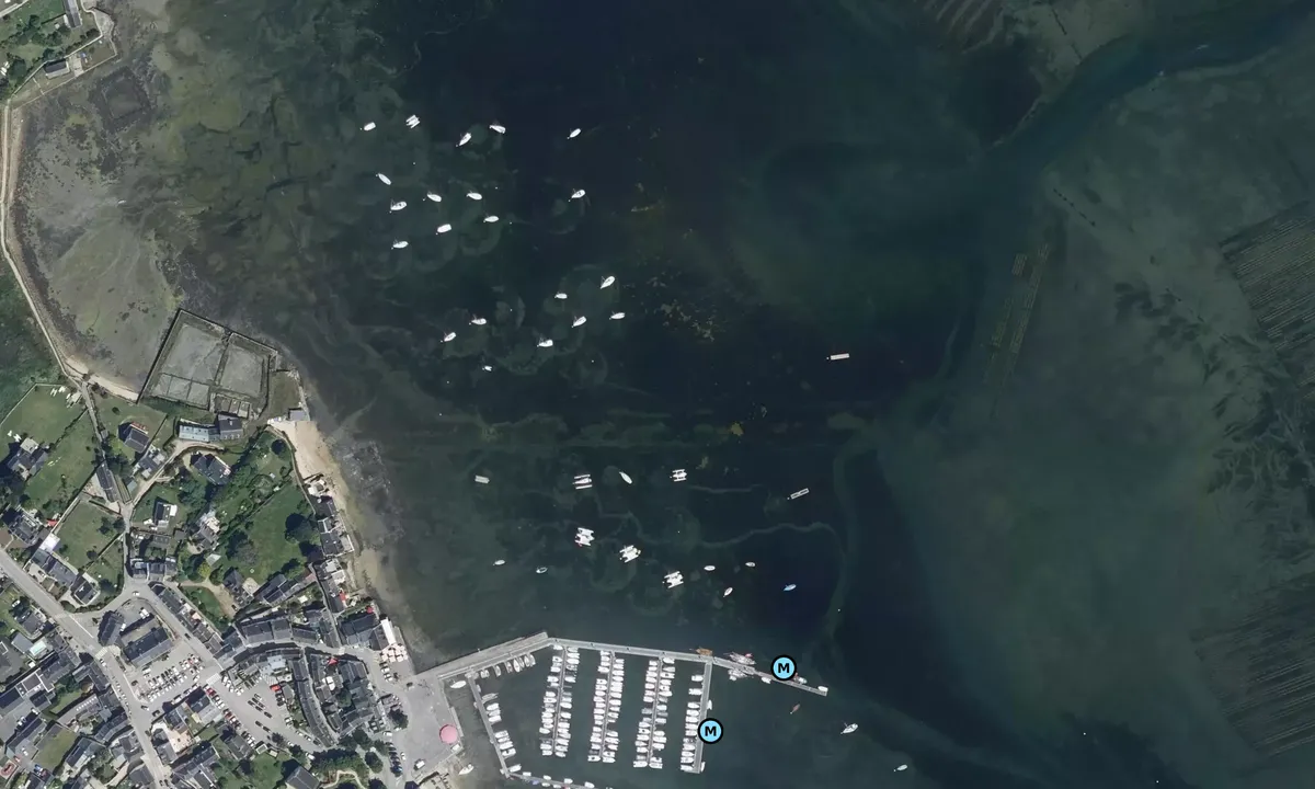 Satelite image of Baie de Locmariaquer