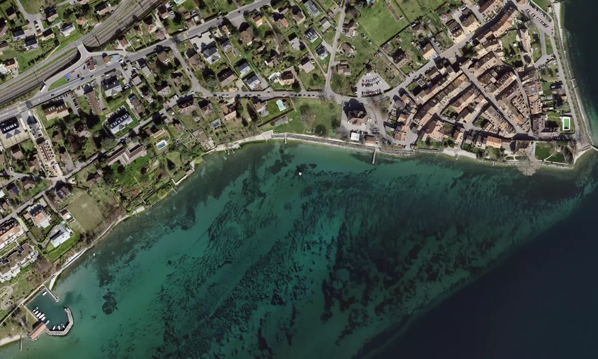 Flyfoto av Bain des dames