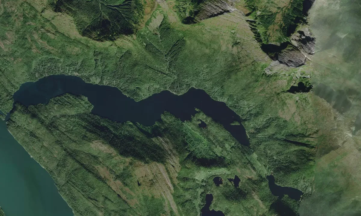 Flyfoto av Baker Inlet