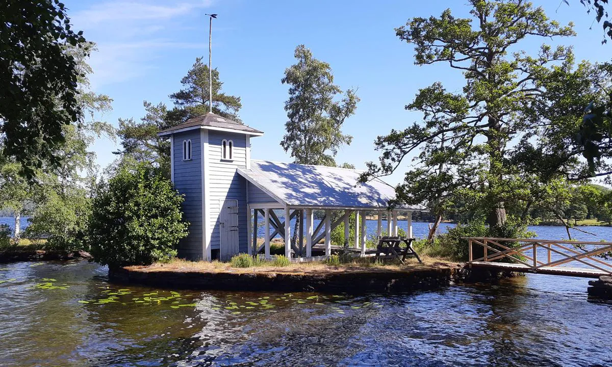 Baldersnäs: Gammelt bedehus for sjøbad