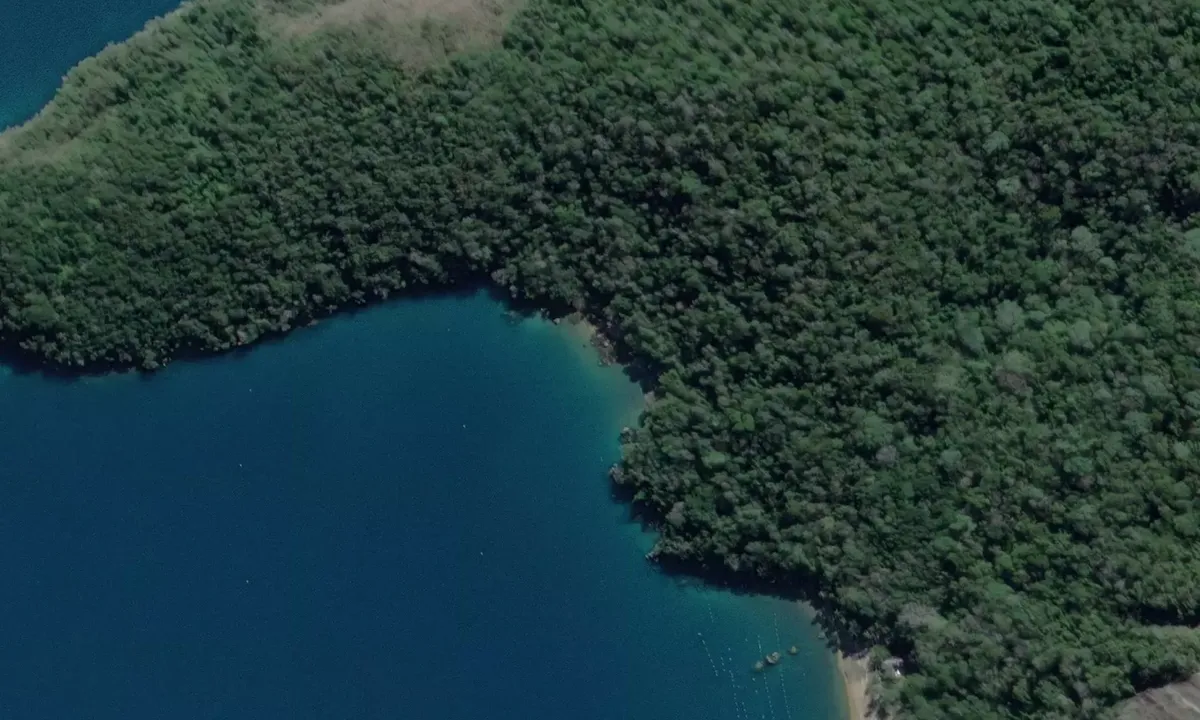 Satelite image of Baleia beach