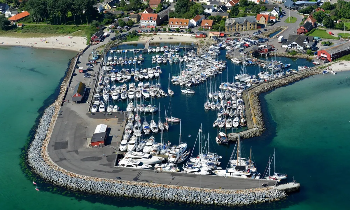 Ballen Havn