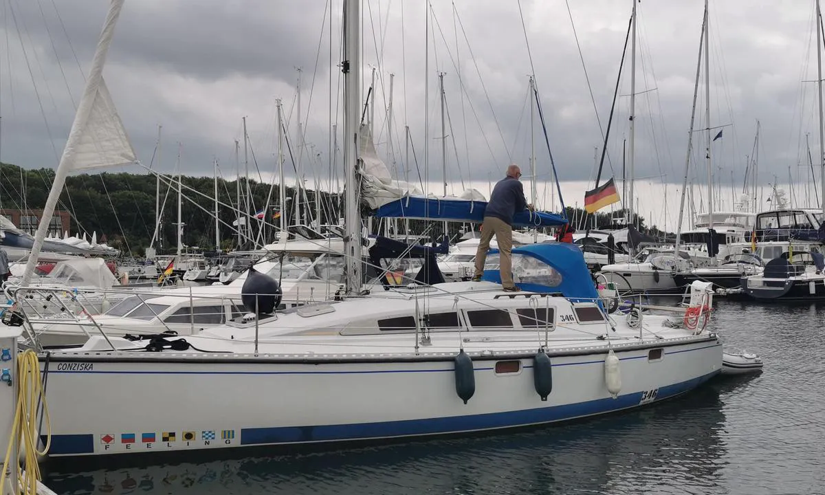 {"base": "de", "no": "Laboe Baltic Bay Havn", "se": "Laboe Baltic Bay Hamn", "en": "Laboe Baltic Bay Harbour", "da": "Laboe Baltic Bay Havn", "fr": "Laboe Port de la Baie Baltique", "de": "Laboe Baltic Bay Hafen", "es": "Laboe Baltic Bay Puerto", "it": "Porto di Laboe Baltic Bay", "pt": "Porto da Ba\u00eda B\u00e1ltica de Laboe", "nl": "Laboe Baltic Bay Haven", "pl": "Laboe Baltic Bay Port", "uk": "\u041b\u0430\u0431\u043e\u0435 \u0411\u0430\u043b\u0442\u0456\u0439\u0441\u044c\u043a\u0430 \u0411\u0443\u0445\u0442\u0430 \u0413\u0430\u0432\u0430\u043d\u044c", "ro": "Portul Laboe Baltic Bay", "tr": "Laboe Balt\u0131k K\u00f6rfezi Liman\u0131", "el": "\u039b\u03ac\u03bc\u03c0\u03b5 \u038c\u03c1\u03bc\u03bf\u03c2 \u03c4\u03b7\u03c2 \u0392\u03b1\u03bb\u03c4\u03b9\u03ba\u03ae\u03c2", "cs": "P\u0159\u00edstav Laboe Baltic Bay", "hu": "Laboe Balti-tenger-\u00f6b\u00f6l Kikol\u00f3", "fi": "Laboe Baltic Bay Satama", "bg": "\u041b\u0430\u0431\u043e\u0435 \u0411\u0430\u043b\u0442\u0438\u0439\u0441\u043a\u0438 \u0437\u0430\u043b\u0438\u0432 \u041f\u0440\u0438\u0441\u0442\u0430\u043d\u0438\u0449\u0435", "sr": "\u041b\u0430\u0431\u043e\u0435 \u0411\u0430\u043b\u0442\u0438\u0447\u043a\u0430 \u043b\u0443\u043a\u0430 \u0411\u0430y", "et": "Laboe L\u00e4\u00e4nemere Laht Sadam", "lv": "Laboe Baltijas j\u016bras l\u012bcis Osta", "lt": "Laboe Baltic Bay Uostas"}