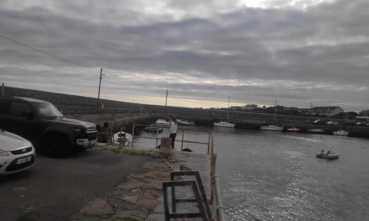 Barna pier: Mid tide