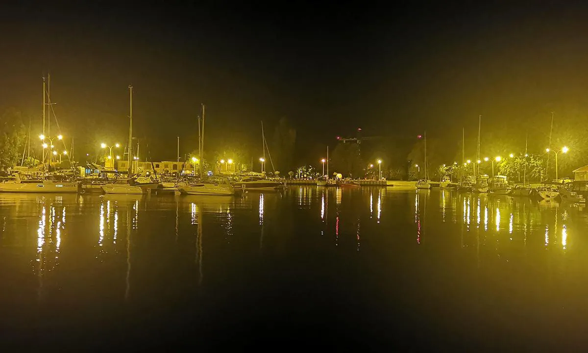 Świnoujście - Marina North Basin: {"base": "de", "no": "Marina i \u015awinouj\u015bcie.", "se": "Marina i Swinem\u00fcnde.", "en": "Marina in Swinem\u00fcnde.", "da": "Marina i Swinem\u00fcnde.", "fr": "Marina \u00e0 \u015awinouj\u015bcie.", "de": "Marina in Swinem\u00fcnde.", "es": "Marina en \u015awinouj\u015bcie.", "it": "Marina a \u015awinouj\u015bcie.", "pt": "Marina em \u015awinouj\u015bcie.", "nl": "Marina in \u015awinouj\u015bcie.", "pl": "Marina w \u015awinouj\u015bciu.", "uk": "\u041c\u0430\u0440\u0438\u043d\u0430 \u0432 \u0421\u0432\u0456\u043d\u0435\u043c\u044e\u043d\u0434\u0435.", "ro": "Marina din Swinem\u00fcnde.", "tr": "Swinem\u00fcnde Marina's\u0131.", "el": "\u039c\u03b1\u03c1\u03af\u03bd\u03b1 \u03c3\u03c4\u03bf \u03a3\u03b2\u03b9\u03bd\u03ad\u03bc\u03c5\u03bd\u03c4\u03b5.", "cs": "P\u0159\u00edstav ve Swinem\u00fcnde.", "hu": "Kik\u00f6t\u0151 \u015awinouj\u015bcie-ben.", "fi": "Marina Swinem\u00fcndess\u00e4.", "bg": "\u041f\u0440\u0438\u0441\u0442\u0430\u043d\u0438\u0449\u0435 \u0432 \u0428\u0432\u0438\u043d\u043e\u0443\u0439\u0448\u0447\u0435.", "sr": "\u041c\u0430\u0440\u0438\u043d\u0430 \u0443 \u0421\u0432\u0438\u043d\u043e\u0443\u0449\u045b\u0443.", "et": "Marina Swinem\u00fcndes.", "lv": "Osta Swinem\u00fcnde.", "lt": "Svinou\u0161\u010d\u0117s prieplauka."}