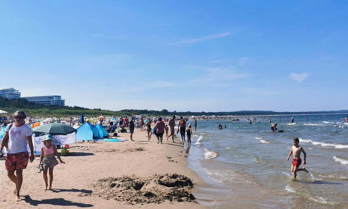 Świnoujście - Marina North Basin: {"base": "de", "no": "Strand Swinem\u00fcnde.", "se": "Strand \u015awinouj\u015bcie.", "en": "Beach Swinoujscie.", "da": "Strand Swinem\u00fcnde.", "fr": "Plage de \u015awinouj\u015bcie.", "de": "Strand Swinem\u00fcnde.", "es": "Playa \u015awinouj\u015bcie.", "it": "Spiaggia di Swinem\u00fcnde.", "pt": "Praia de \u015awinouj\u015bcie.", "nl": "Strand Swinem\u00fcnde.", "pl": "Pla\u017ca \u015awinouj\u015bcie.", "uk": "\u041f\u043b\u044f\u0436 \u0421\u0432\u0438\u043d\u043e\u0443\u0439\u0441\u044c\u0446\u0435.", "ro": "Plaja Swinem\u00fcnde.", "tr": "Swinem\u00fcnde Plaj\u0131.", "el": "\u03a0\u03b1\u03c1\u03b1\u03bb\u03af\u03b1 \u03a3\u03b2\u03b9\u03bd\u03bf\u03c5\u03bc\u03bf\u03cd\u03c2.", "cs": "Pl\u00e1\u017e Swinoujscie.", "hu": "Strand Swinem\u00fcnde.", "fi": "Ranta \u015awinouj\u015bcie.", "bg": "\u041f\u043b\u0430\u0436 \u015awinouj\u015bcie.", "sr": "\u041f\u043b\u0430\u0436\u0430 \u0421\u0432\u0438\u043d\u043e\u0443\u0458\u0448\u045b\u0435.", "et": "Swinouj\u015bcie rand.", "lv": "Pludmale \u0160vinouste", "lt": "Svinemind\u0117s papl\u016bdimys."}