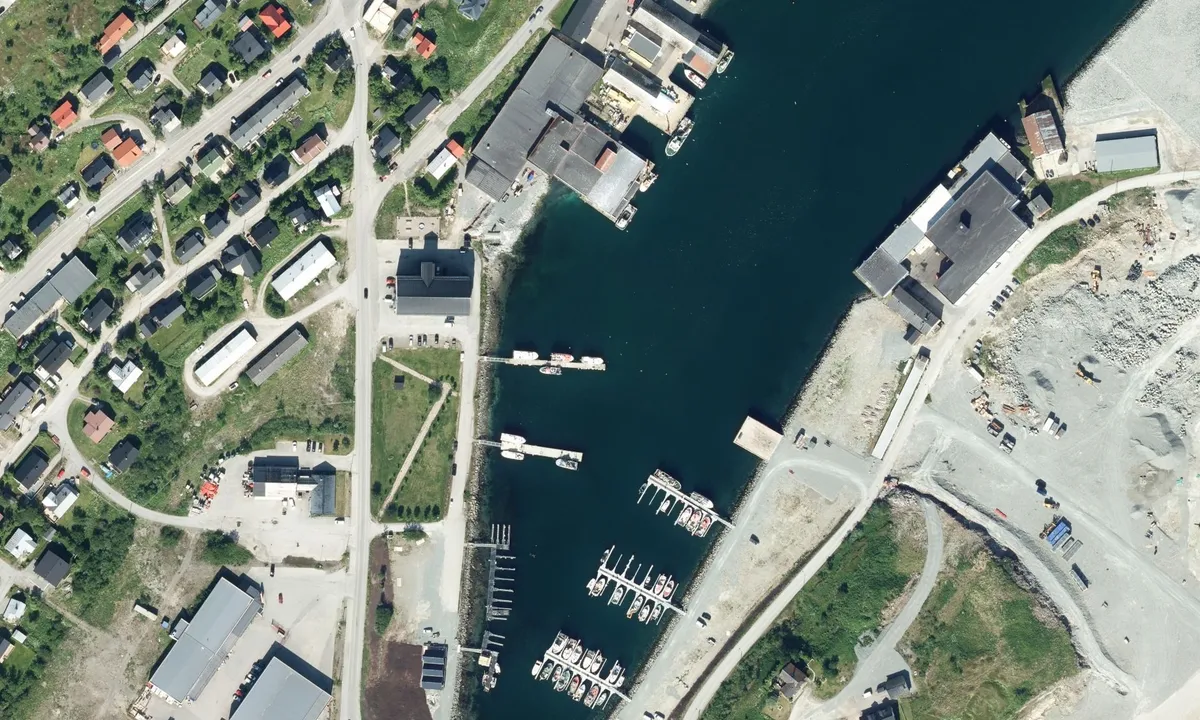 Flyfoto av Båtsfjord Havn