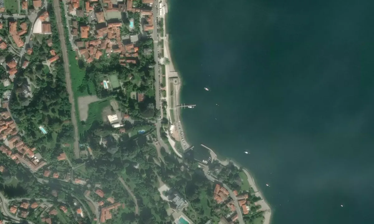 Flyfoto av Baveno