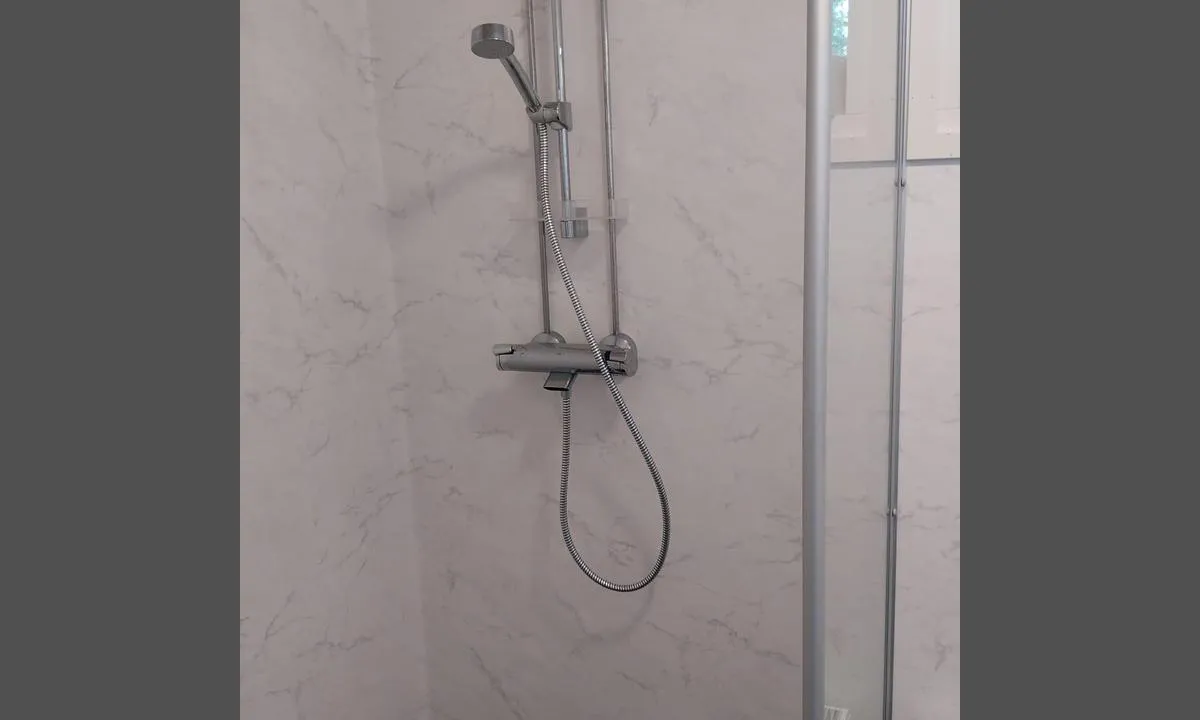BERGO: Shower