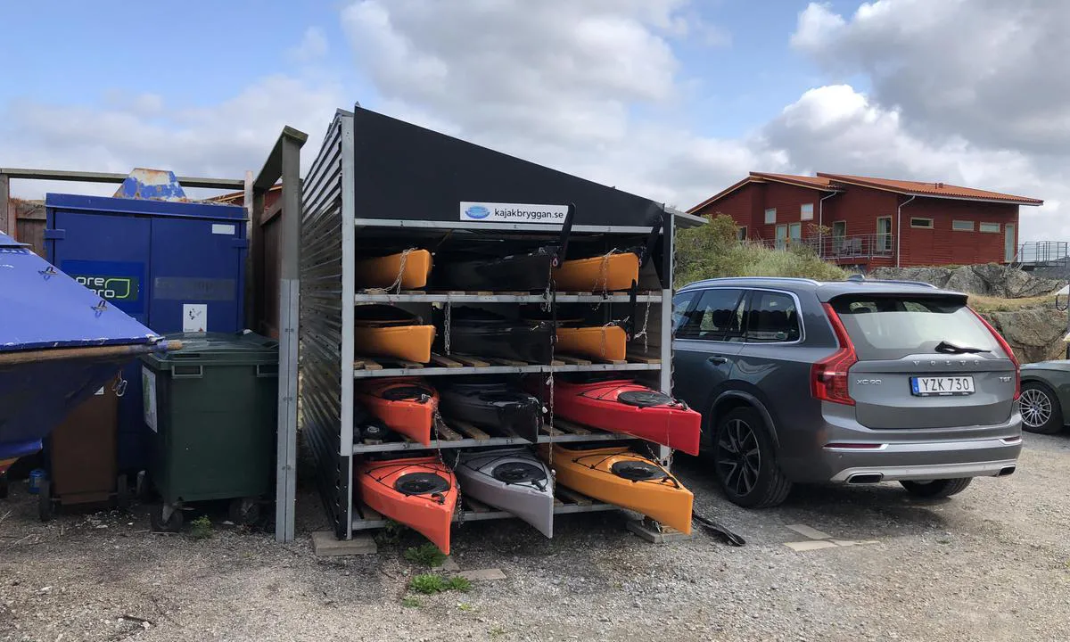 Björholmens Marina: {"base": "en", "no": "P\u00e5 Bj\u00f6rholmens Marina kan du leie kajakker.", "se": "Vid Bj\u00f6rholmens Marina kan du hyra kajaker.", "en": "At Bj\u00f6rholmens Marina you can rent kayaks.", "da": "Ved Bj\u00f6rholmens Marina kan du leje kajakker."}
