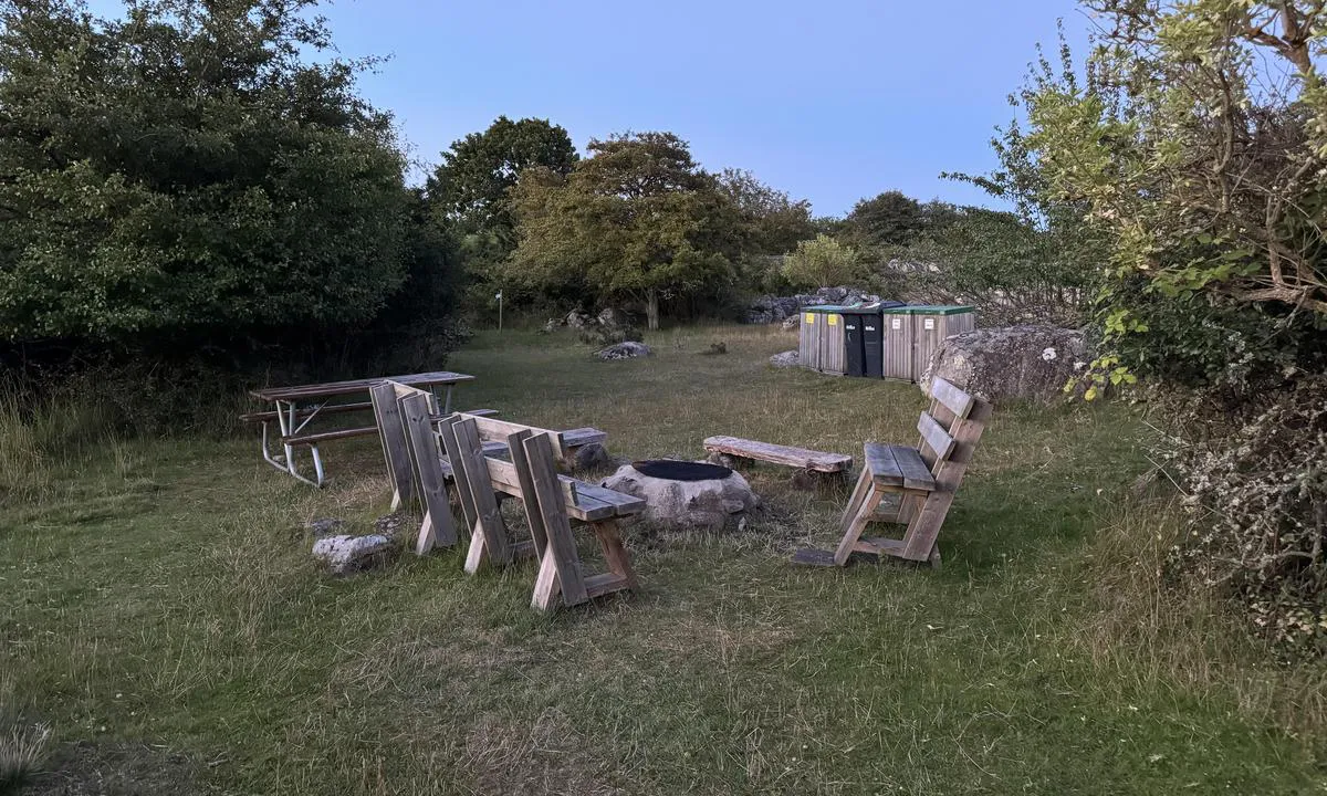 Bockö - Södra: {"base": "se", "no": "Grillplass p\u00e5 Bock\u00f8", "se": "Grillplats p\u00e5 Bock\u00f6", "en": "Barbecue area on Bock\u00f6", "da": "Grillplads p\u00e5 Bock\u00f6"}