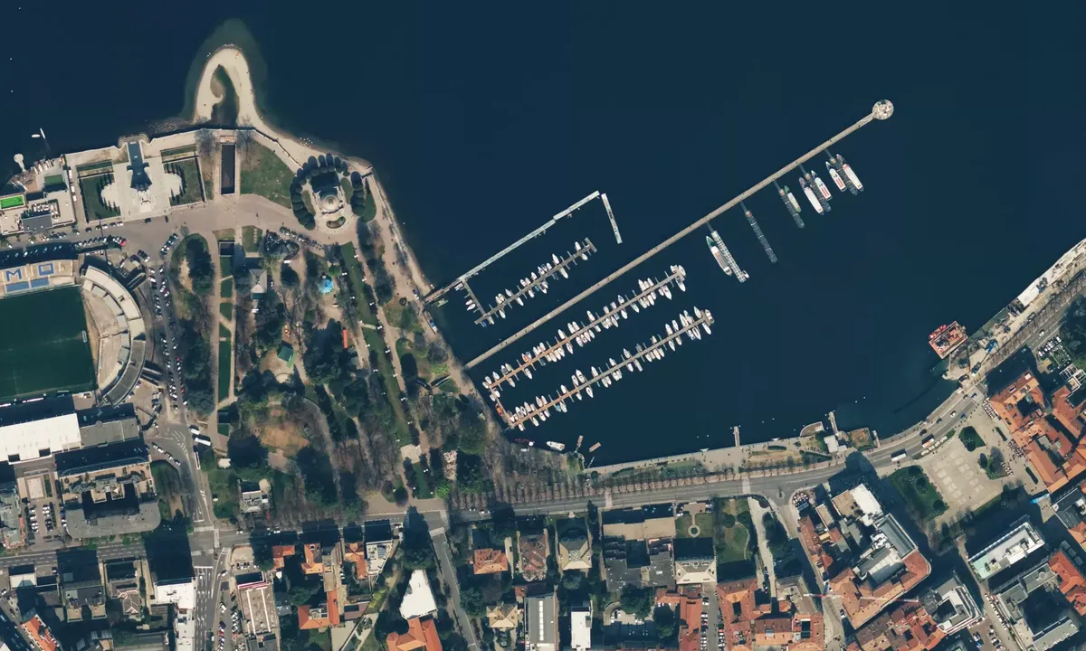 Satelite image of Bootshafen Como