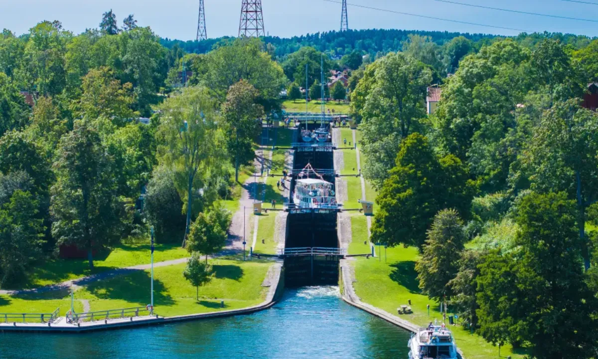 Borenshult: {"base": "se", "no": "Foto: G\u00f6ta Kanal", "se": "Photo: G\u00f6ta Kanal", "en": "Photo: G\u00f6ta Canal", "da": "Foto: G\u00f6ta Kanal"}