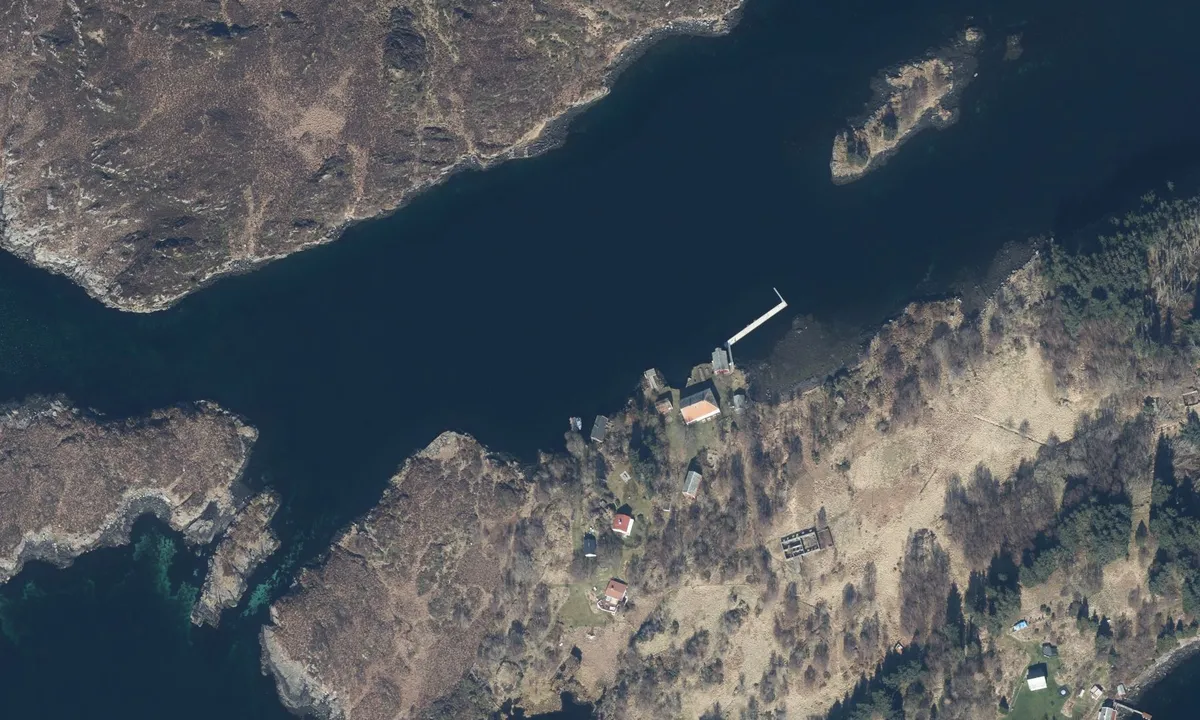 Flyfoto av Borgarøya - Ulstein
